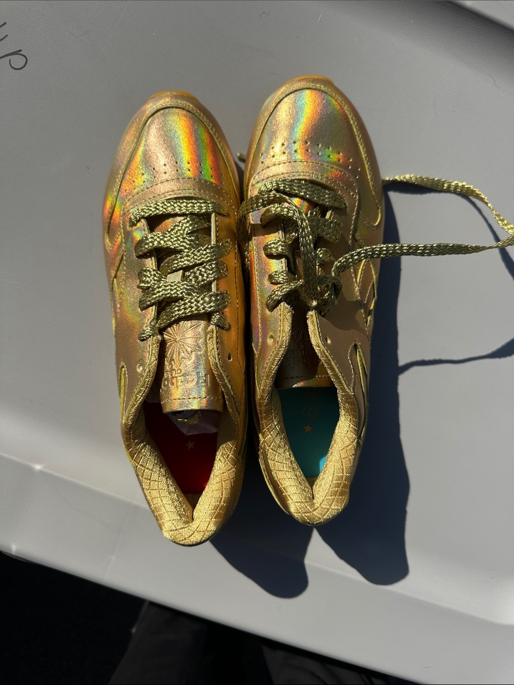 Reebok Limited Gold Women’s Sneakers Size 6 Run large